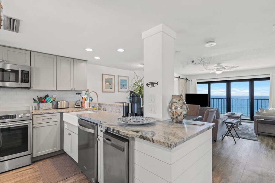 Full Kitchen