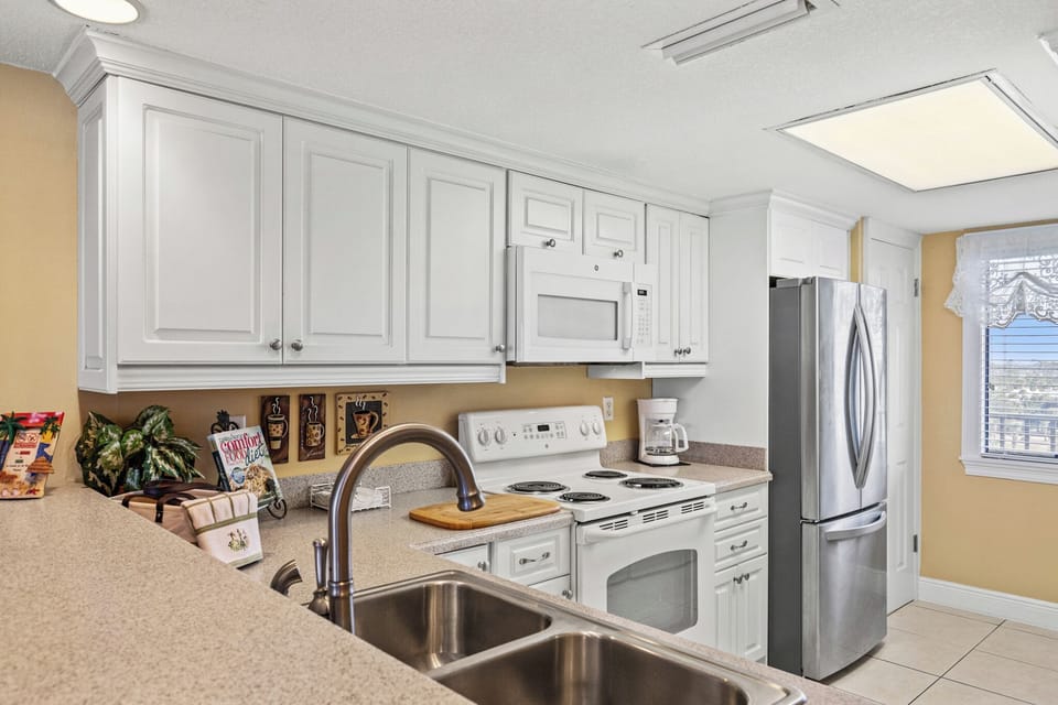 Full Kitchen