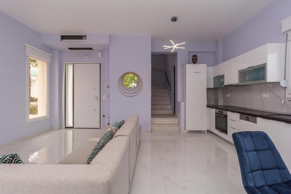 House | Private kitchen | Electric kettle, toaster, highchair