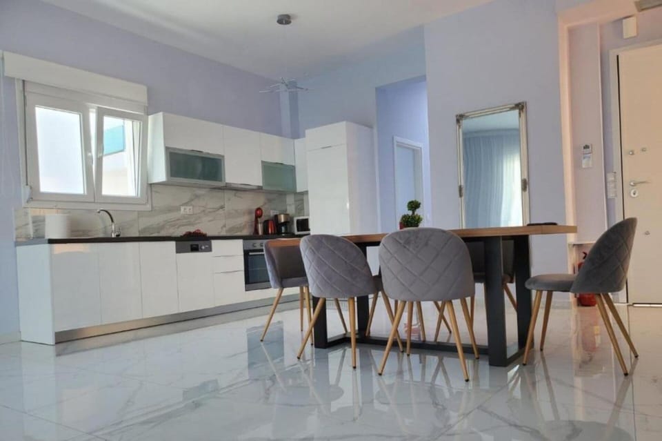 House | Private kitchen | Electric kettle, toaster, highchair