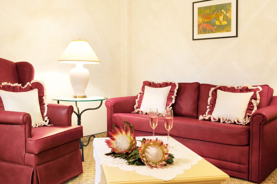 Suite | Premium bedding, minibar, in-room safe, desk