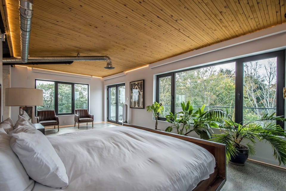 Comfort Penthouse, Balcony, Garden View | Iron/ironing board, free WiFi