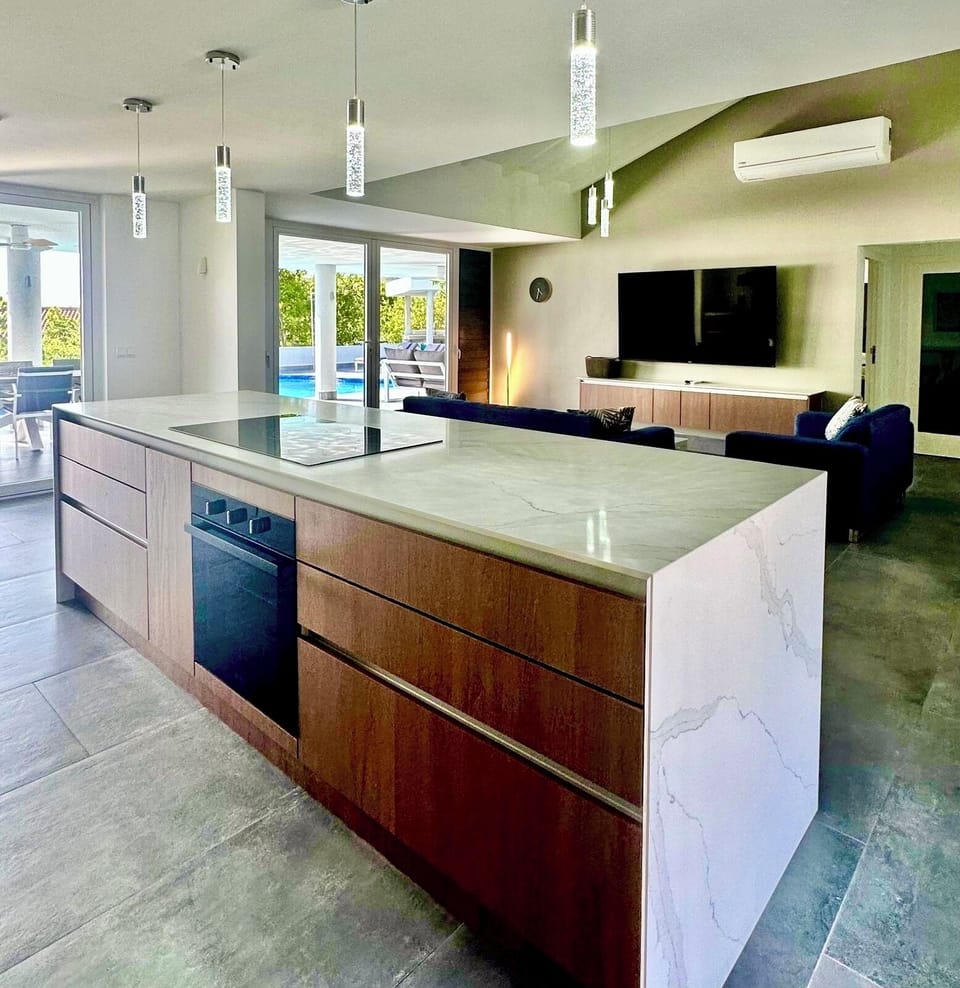 Modern Fully Equipped Kitchen with top amenities 
Nespresso, Air fryer, blender
