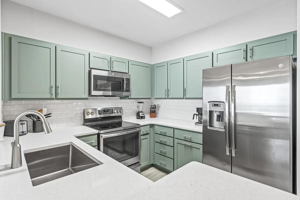 Full kitchen