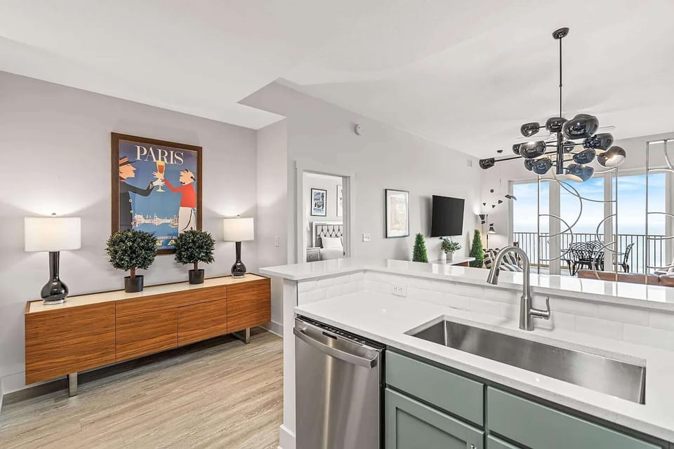 Full kitchen