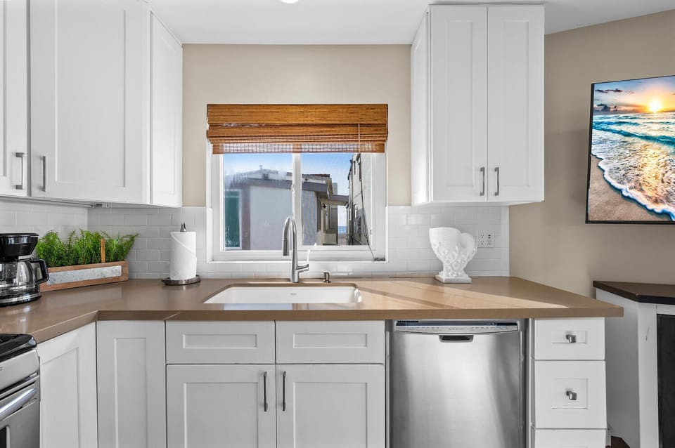 Kitchen with Dishwasher