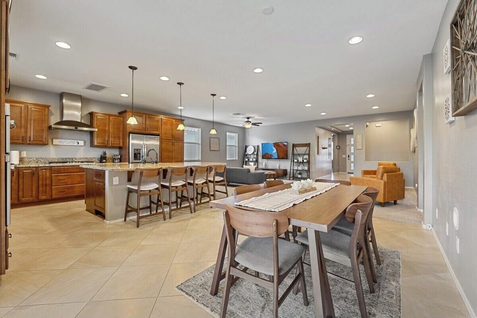 Lots of Kitchen Seating