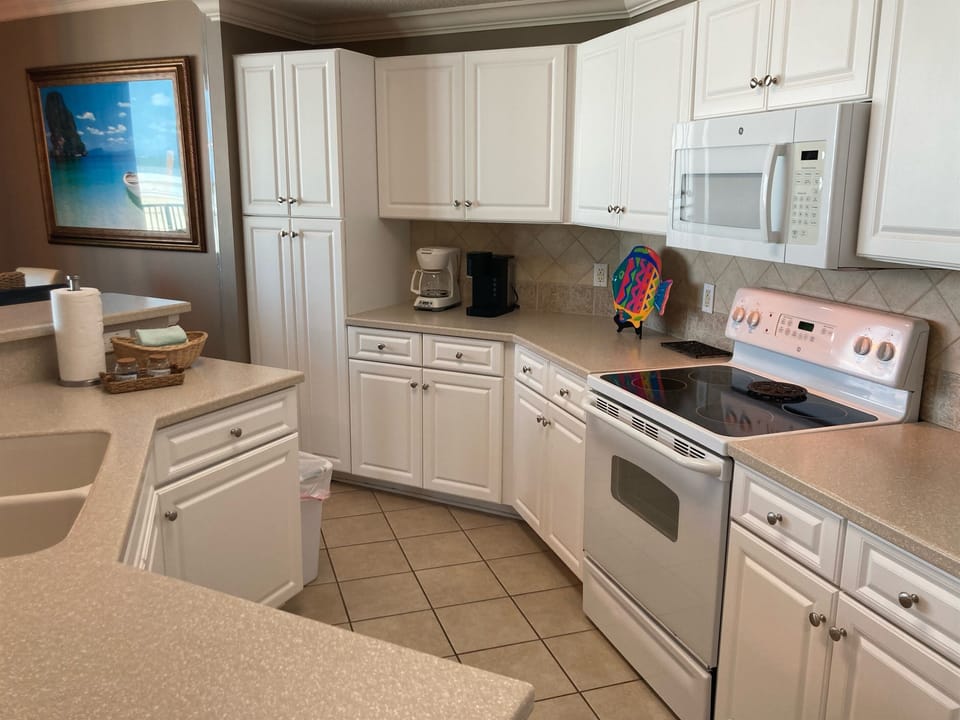 Fully stocked spacious kitchen!