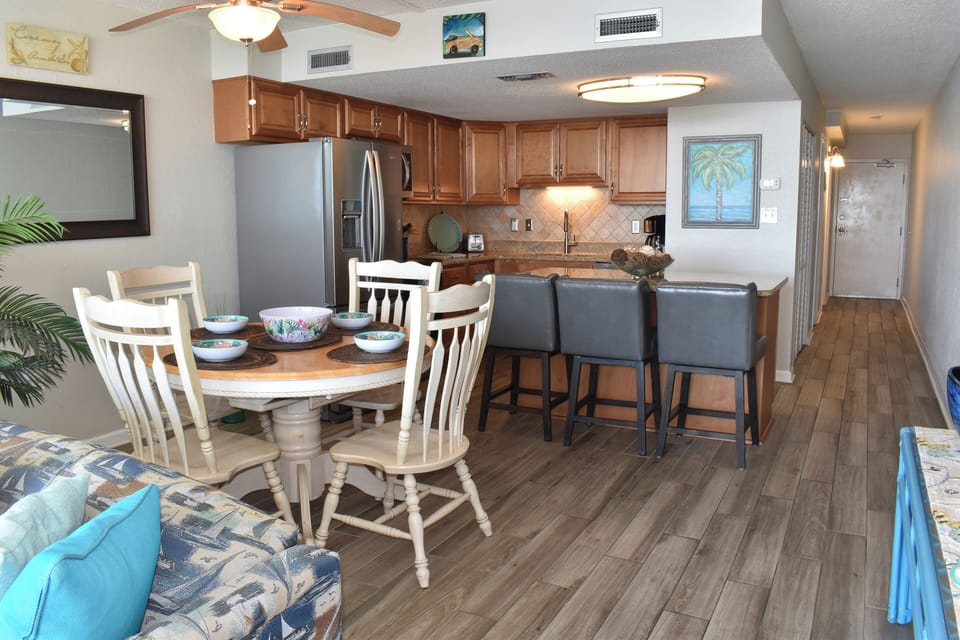Dining table + bar seating