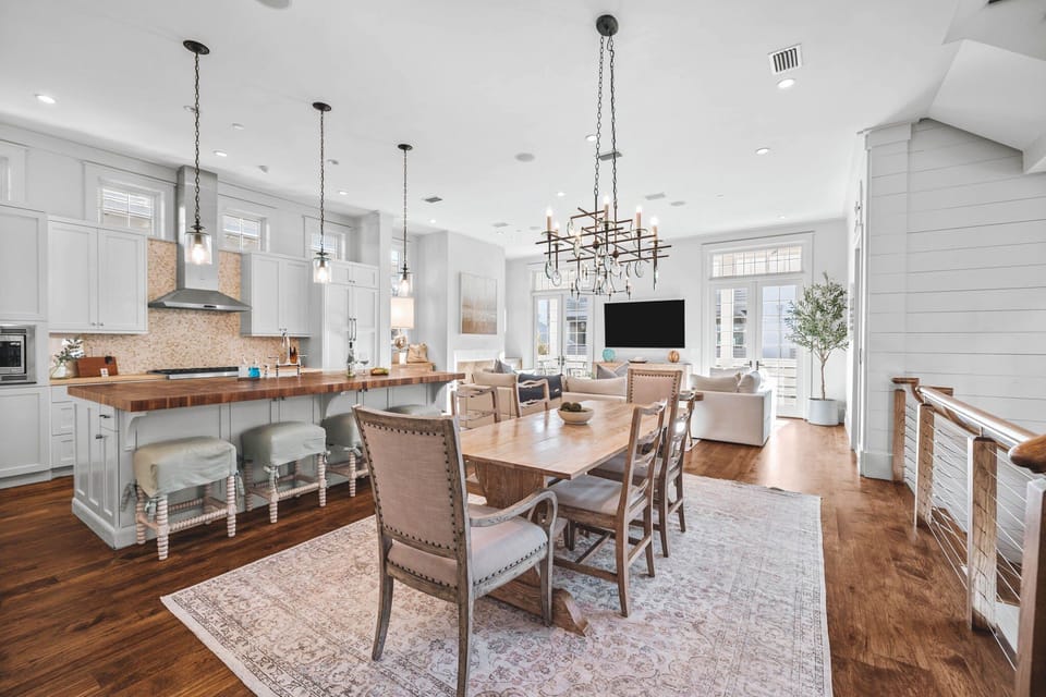 Open floor plan so everybody stays in the conversation!