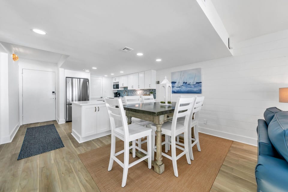 Beach Blessing - Dining seats 6