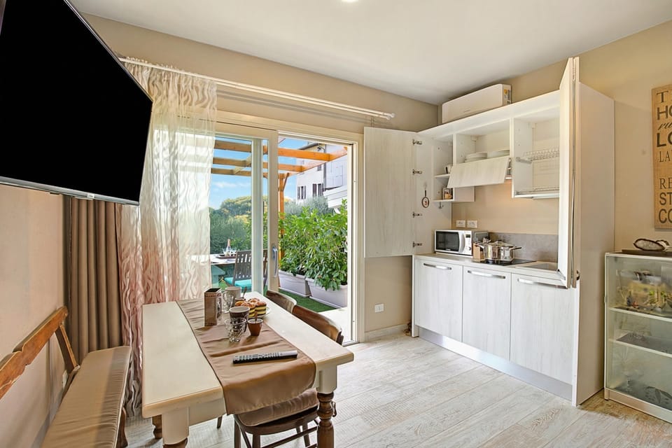 Kitchen and dining area