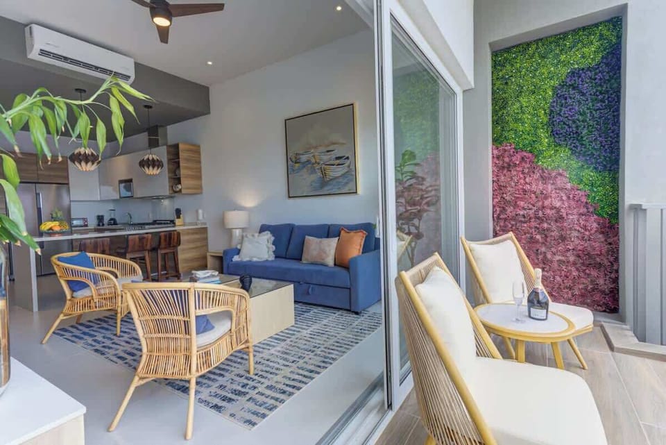 Open the sliders to extend the space to outdoors