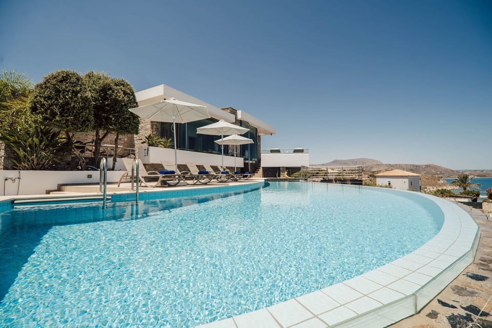 Building Exterior, Outdoor, Pool