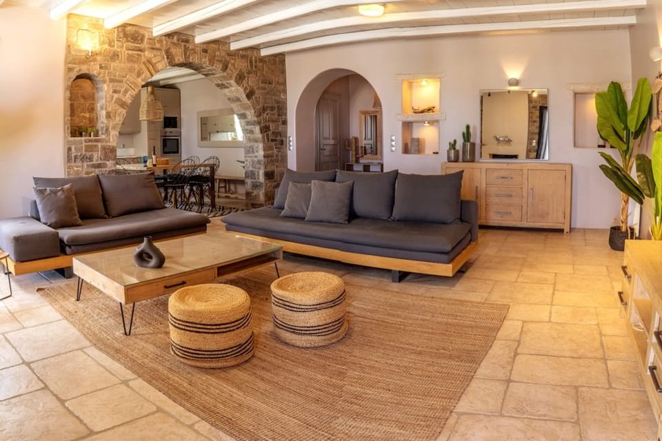 House | 4 bedrooms, desk