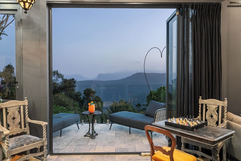 Cabin, 1 Bedroom, Smoking, Balcony | Living room