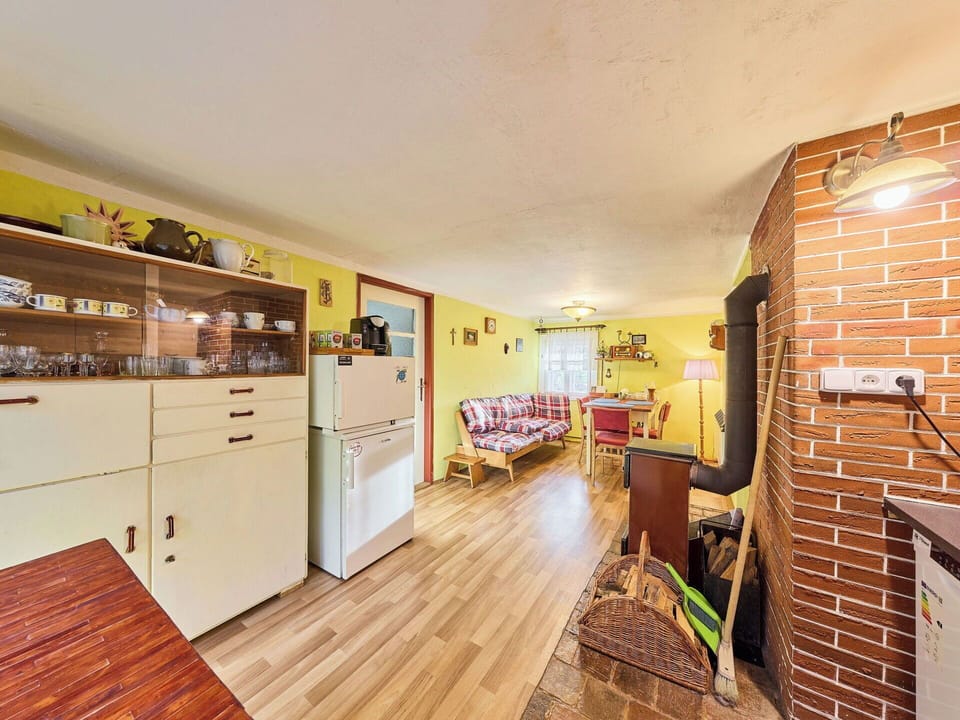Furniture, Interior Design, Wood, Flooring, Floor, Ceiling, Room, Couch, Lighting, Living Room