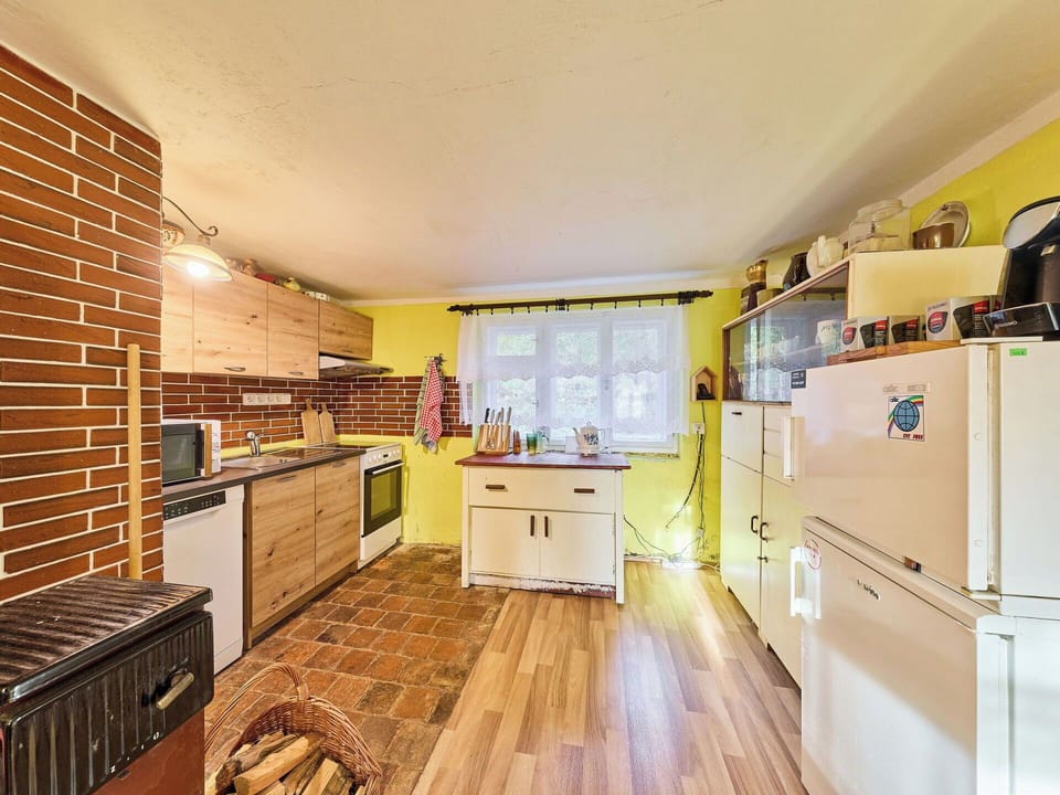 Kitchen, Interior Design, Wood, Major Appliance, Furniture, Countertop, Flooring, Ceiling, Room, Kitchen Appliance