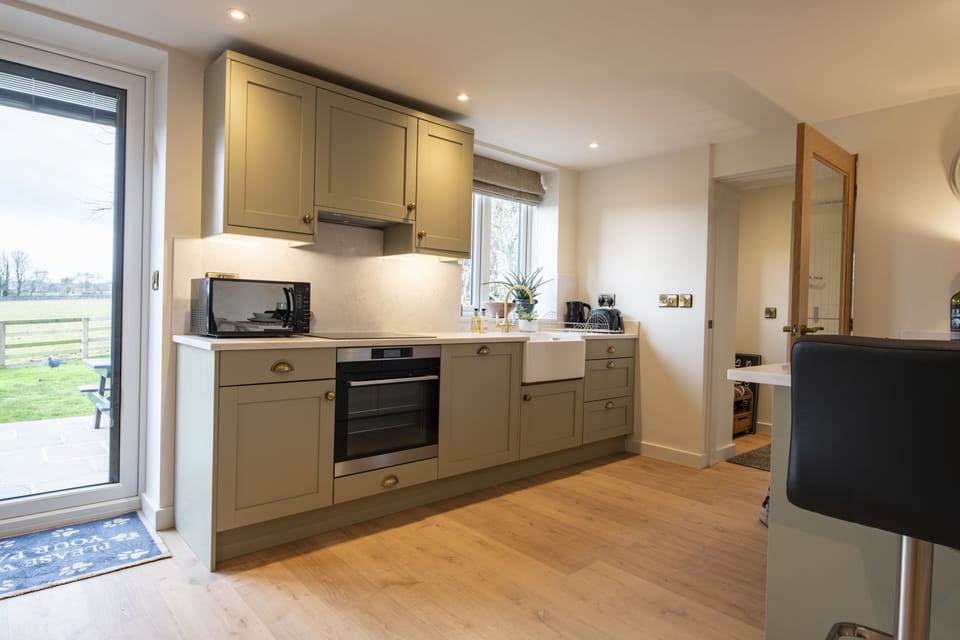 Ground floor: Well-equipped kitchen