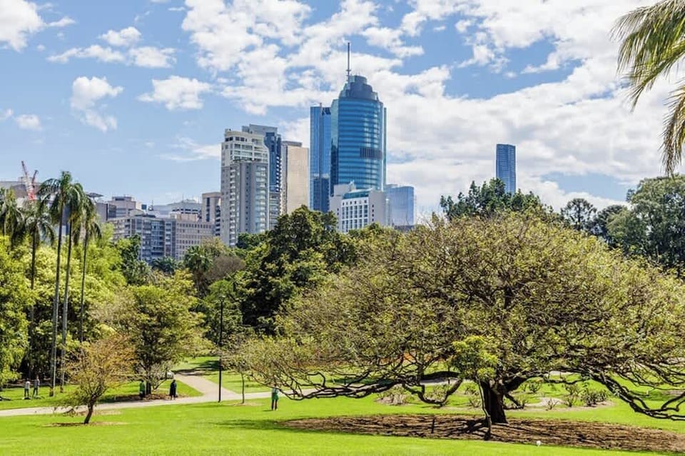 A short stroll to the Botanical Gardens...