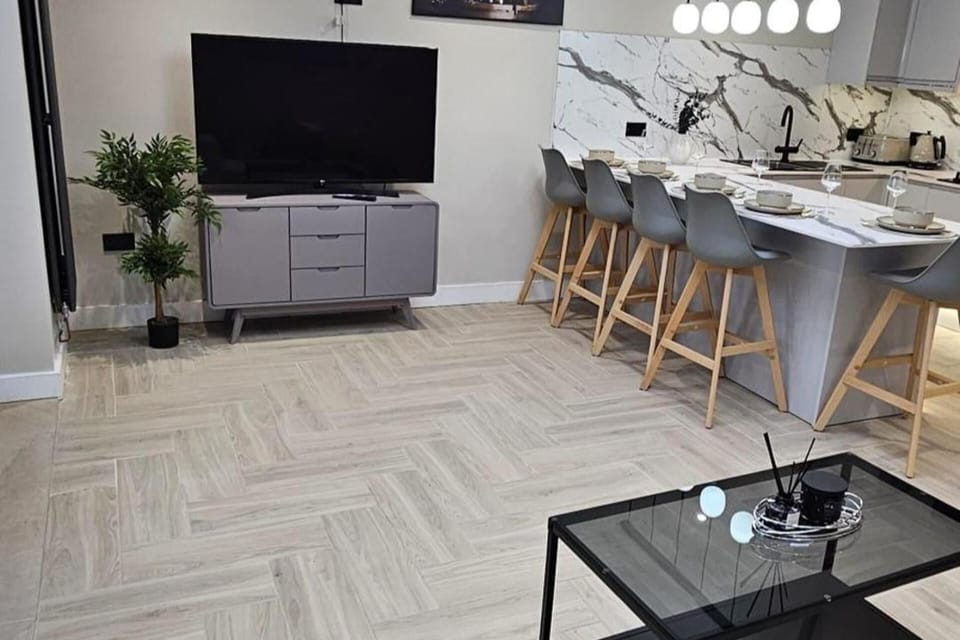House | Dining