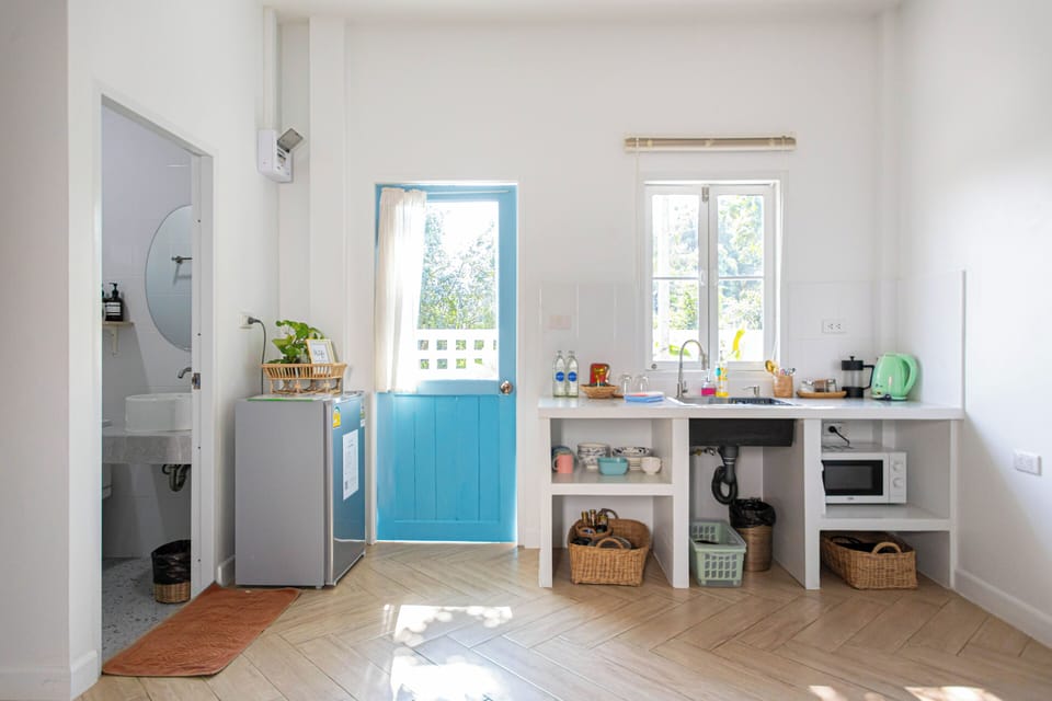 Studio | Rollaway beds, free WiFi, bed sheets