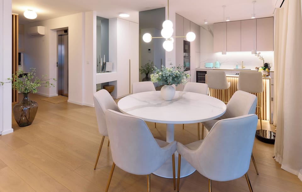 Deluxe Apartment | In-room dining