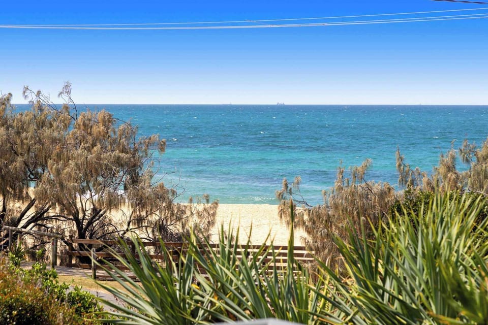 Perfect beachside getaway for large families and groups of friends