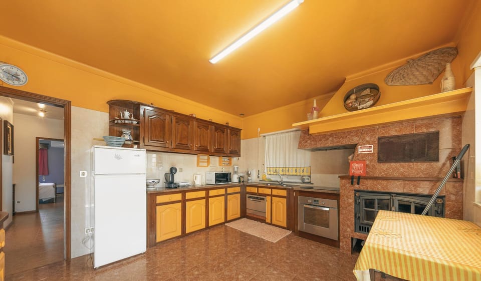 Classic Townhome, Mountain View | Private kitchen