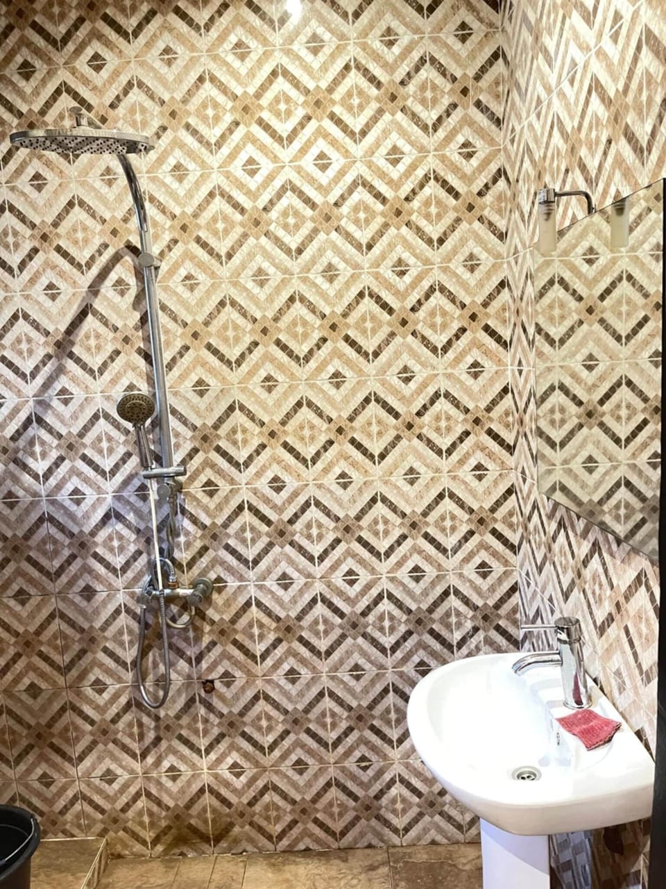 Room, 1 Bedroom, Smoking, Patio | Bathroom