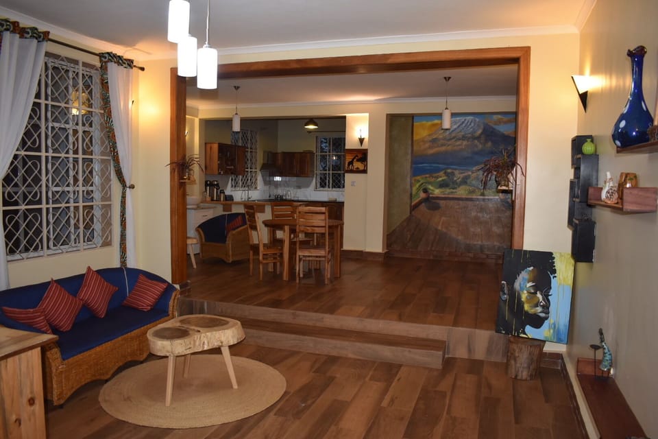 Deluxe Room, 1 Double Bed | Living area