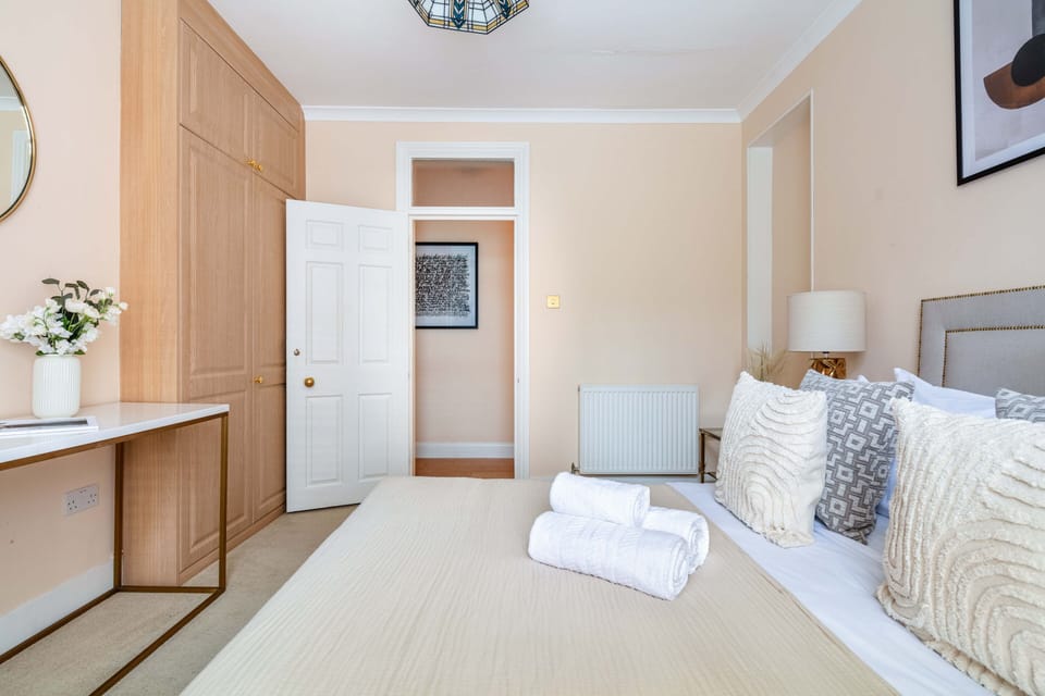 3 bedrooms, iron/ironing board, free WiFi