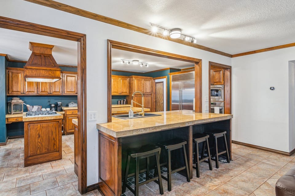 Additional bar seating for 4 