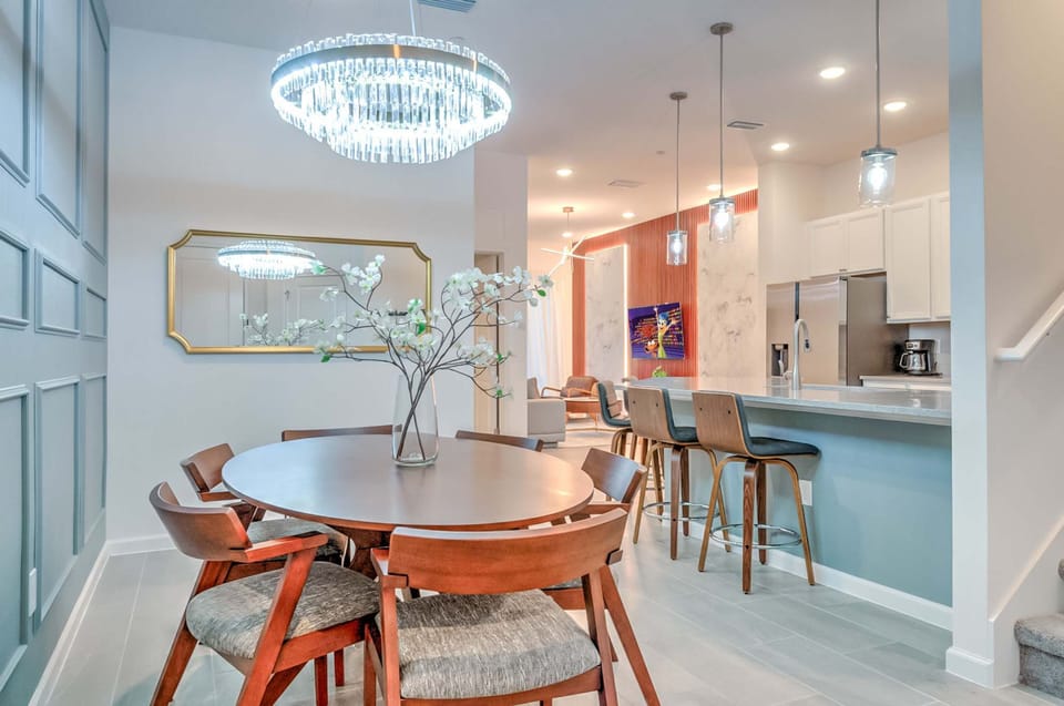 House | 5 bedrooms, high-speed internet