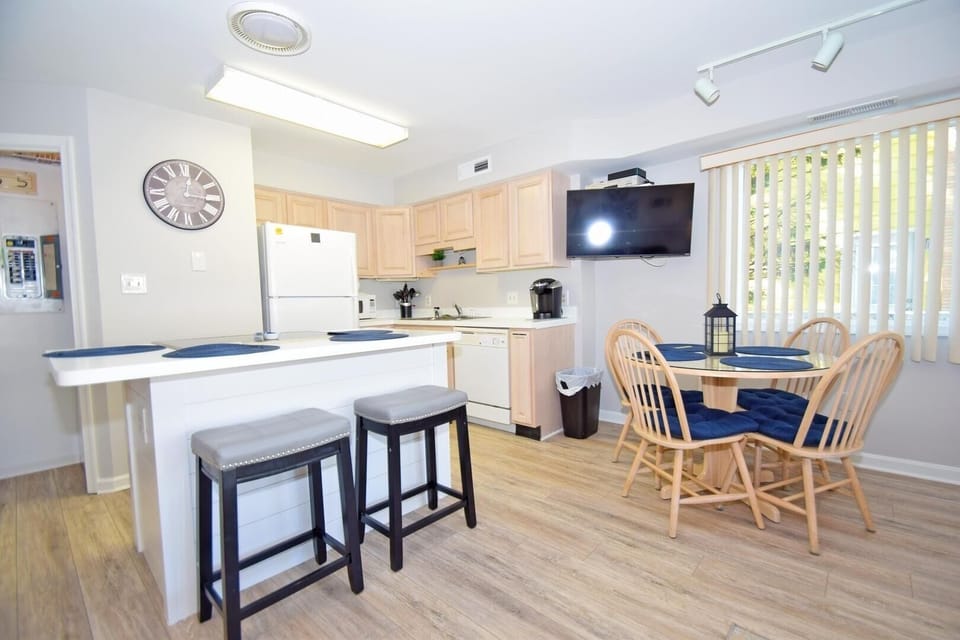 Condo, 2 Bedrooms | Private kitchen | Coffee/tea maker, fridge, toaster