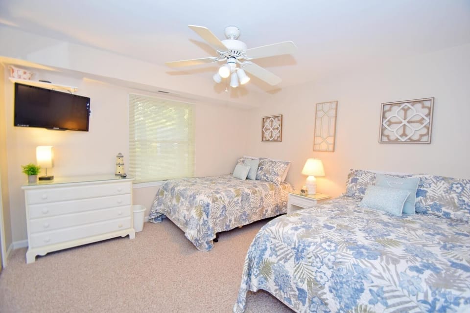 Condo, 2 Bedrooms | 2 bedrooms, iron/ironing board, WiFi (free)