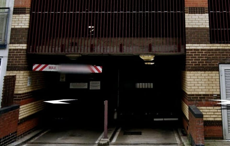Parking entrance 17 Harrison Way