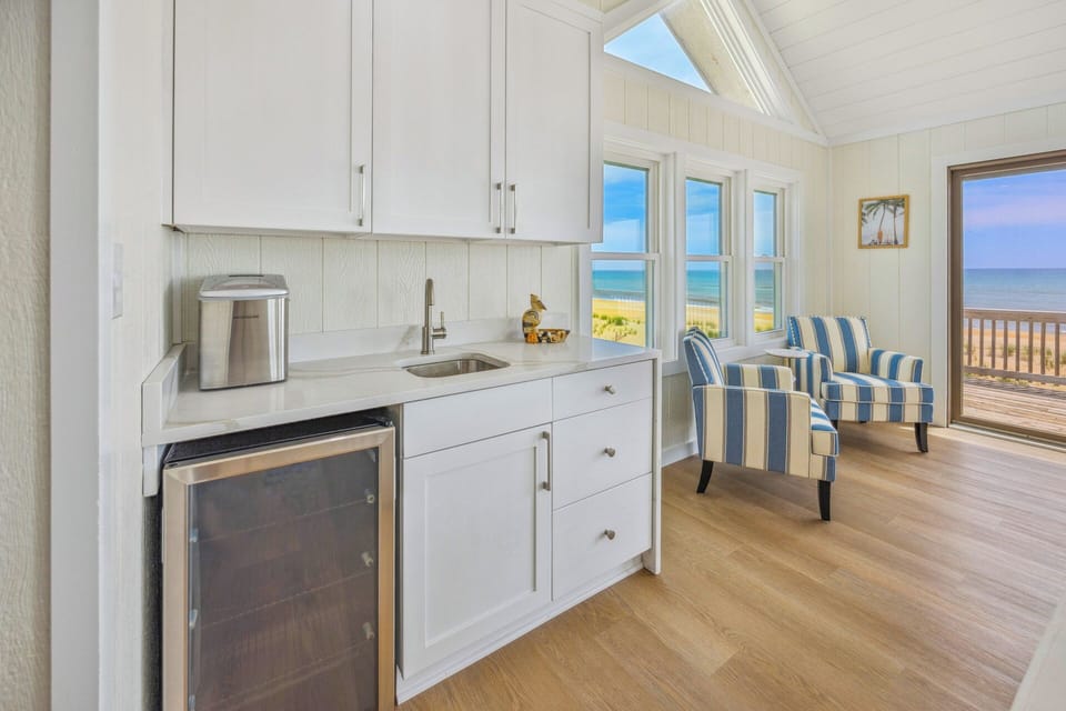 Surf or Sound Realty - 1214 - Dream Gables - Great Room -4