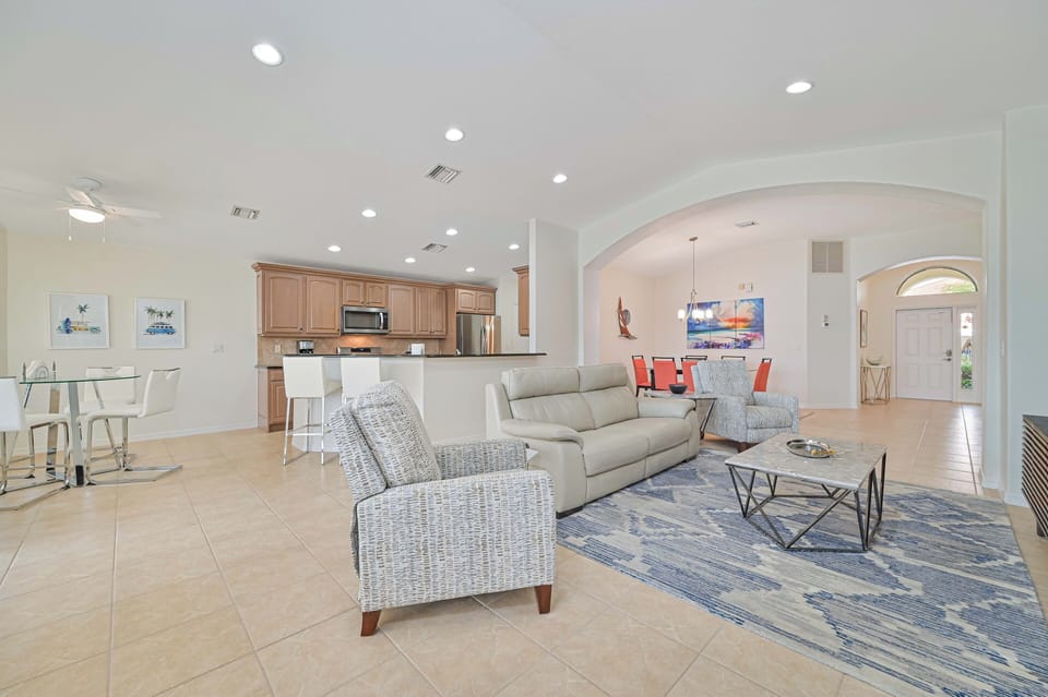Lake Vista - The open floor-plan and high vaulted ceilings make this a light and bright home