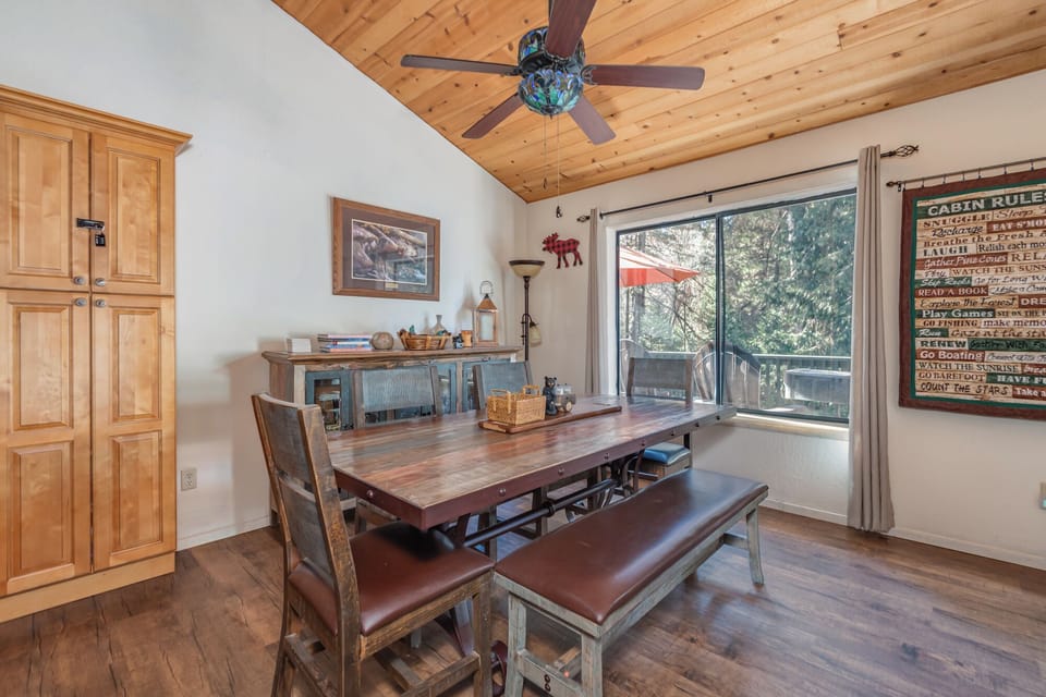 Dining Area 1