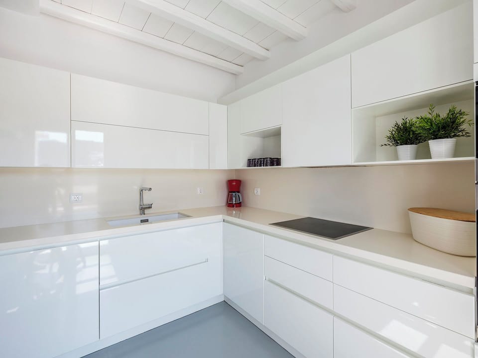 Deluxe Villa, Sea View | Shared kitchen