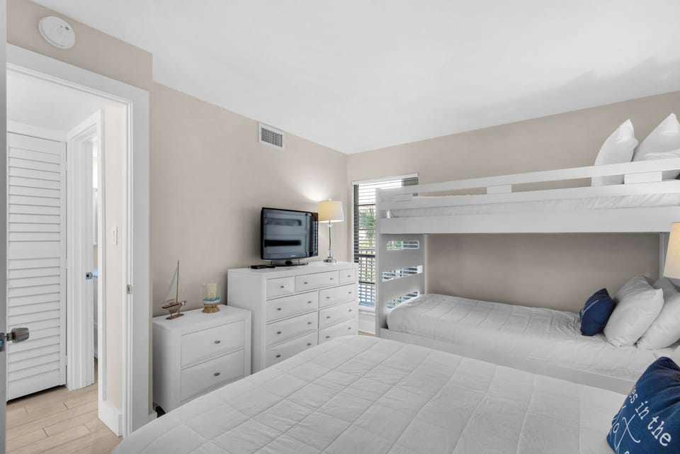 Guest bedroom