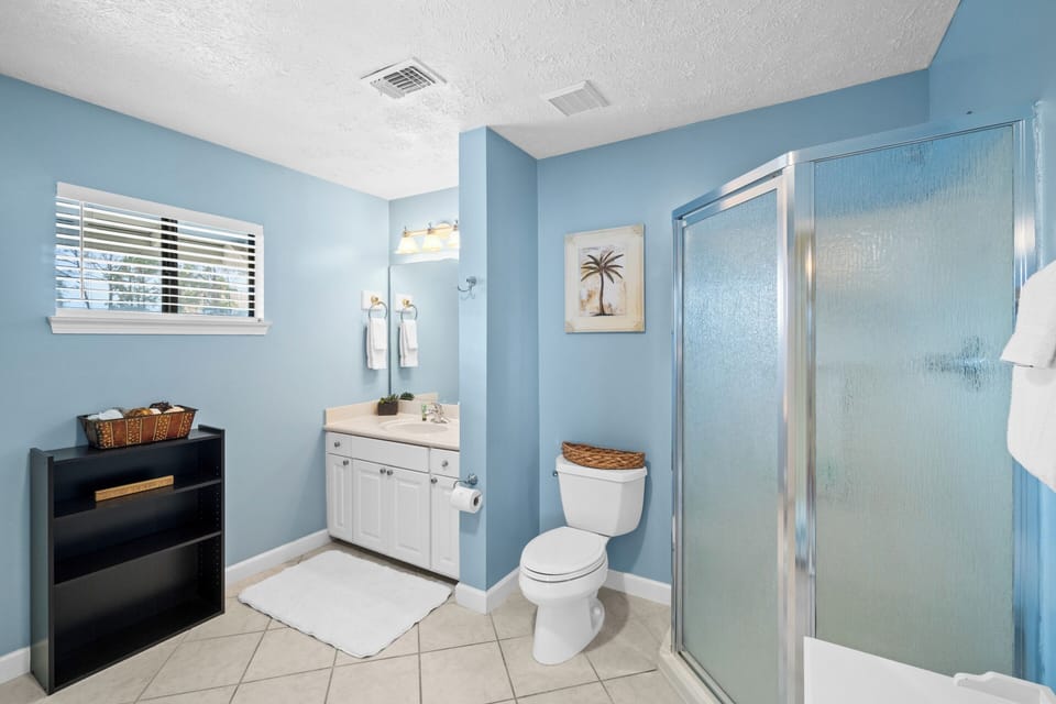 Lagoon Cocoon by Book That Condo House in Lower Grand Lagoon