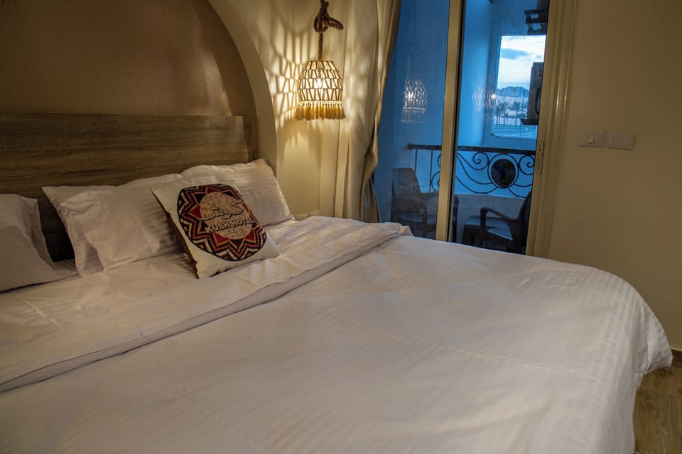 Basic Double Room | In-room safe, soundproofing, free WiFi