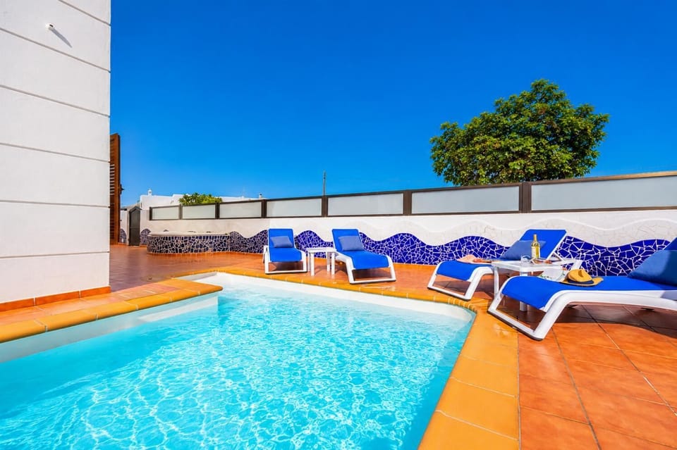 Private pool and terrace
