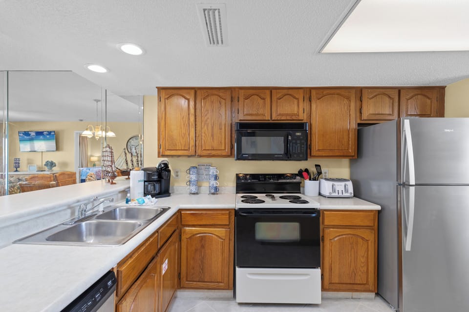 Kitchen - Full Kitchen