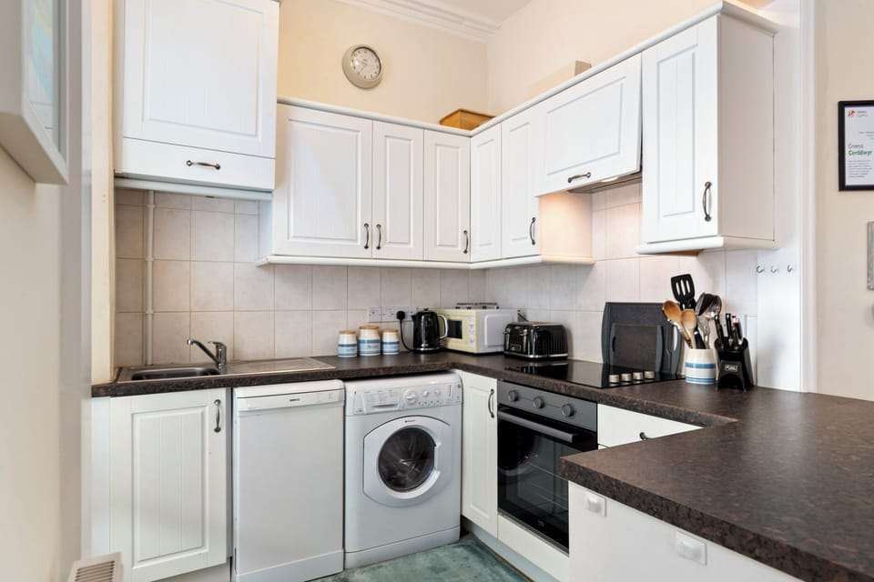 Seaside Apartment, Close to Town Centre
