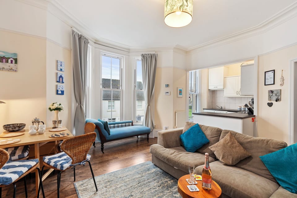 Seaside Apartment, Close to Town Centre