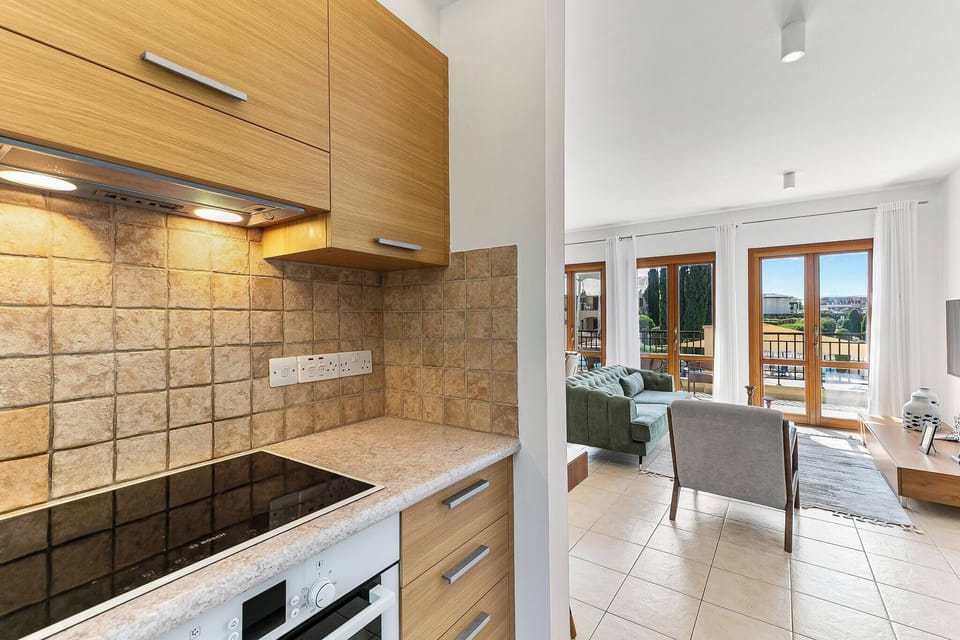 Apartment, 2 Bedrooms, Balcony, Pool View | Private kitchen