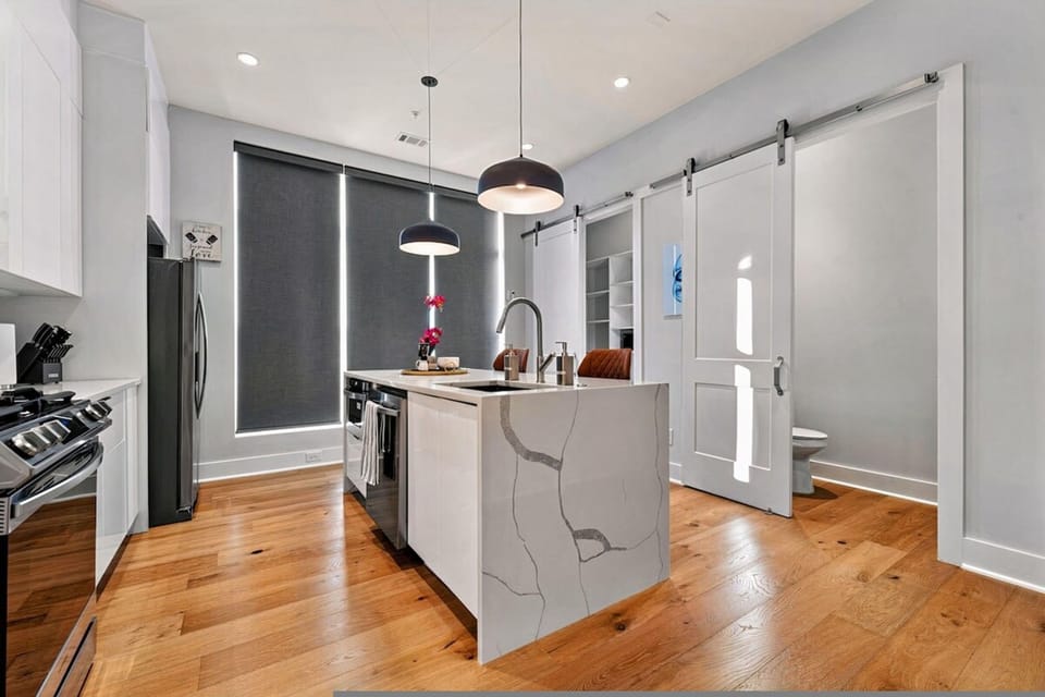 House | 3 bedrooms, desk